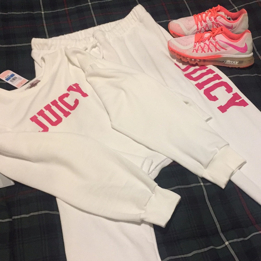 🚨🚨SOLD🚨🚨 Juicy Couture sweatsuit.
